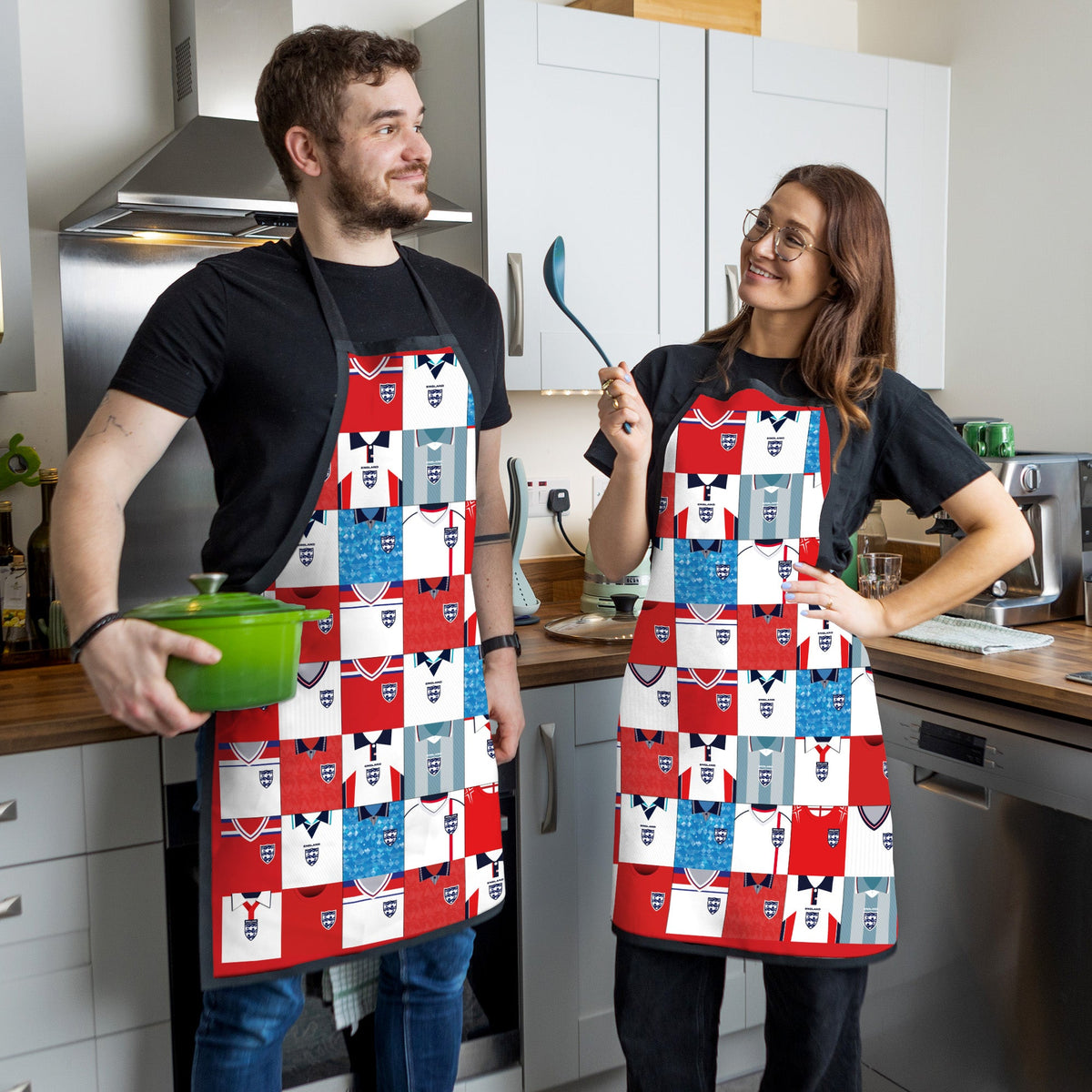 England - Kit Montage - Water-Resistant Adults Apron